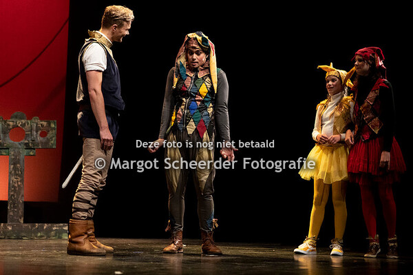 01 Openingsscène Scène 1 - De Nieuwe Koning