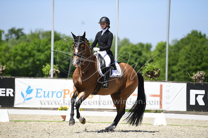 Aleksandra Maksakova - Aimee 9