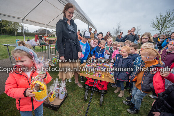 Paaseitjes zoeken in de Cuijkse tuinen