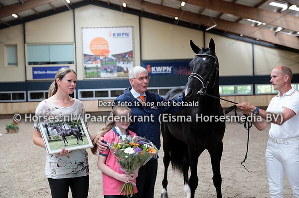 40 Lewis v Grand Galaxy Win x Uphill