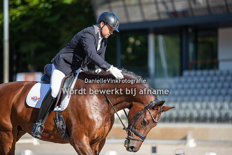 Tim Moesman - Evidence of Famous