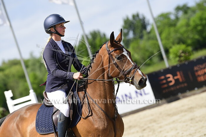 Kirsten Duijvestijn - Onikimela V