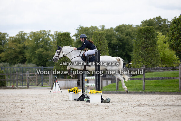 Maud op het veld - Rendez vous du parc