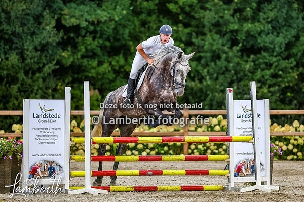 2025-08-21 Paarden spring hoogte 1.00 M