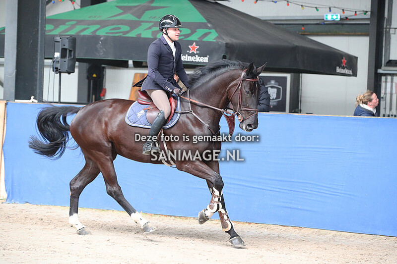 De Voornruiters de Meern  Springen 04-03-2022 L (groep 1)
