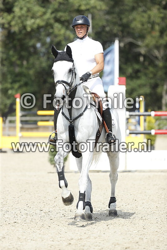 julia houtzager kayser