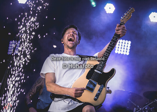 2024-07-05_HELMOND_KASTEELTUIN_STAAL MET GLAZEN