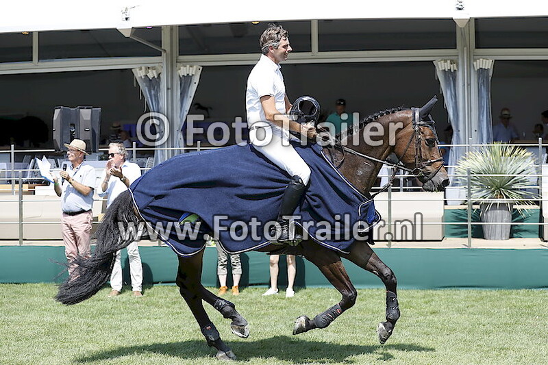 Prijsuitreiking 5 Jarige springpaarden - Rubriek 9