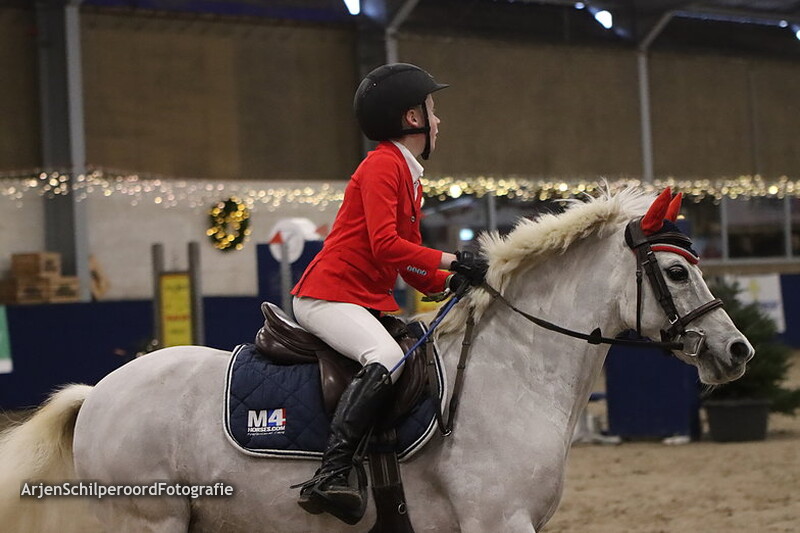Indoor Beukers 26-12-2022 Pony's 2-Fasen 50cm