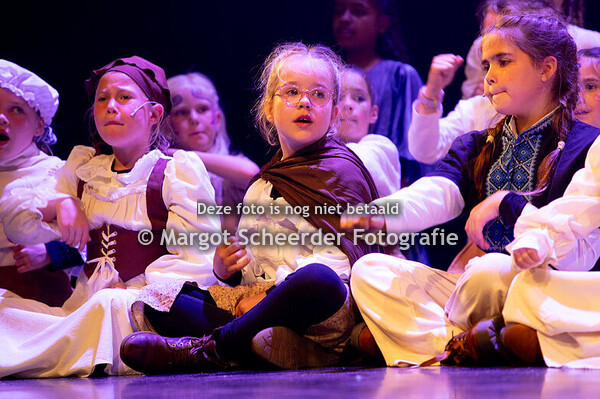 01. De nieuwe koning_Openingslied