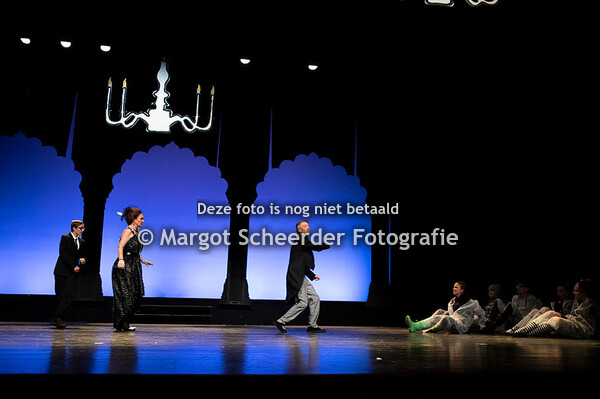 Scène 13 - De confrontatie met de rijken VS2