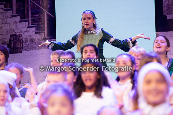 01. De nieuwe koning_Openingslied