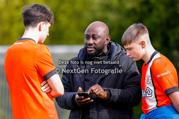 Luton Town-Musselburgh Windsor Whites FC