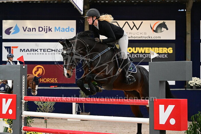 Denise van de Guchte - Macho Girl