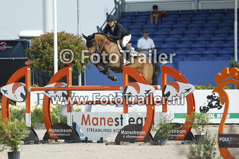 julia houtzager kayser