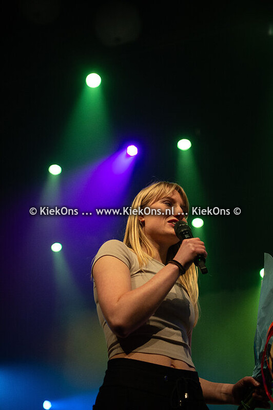 24  A day around the clock (2)