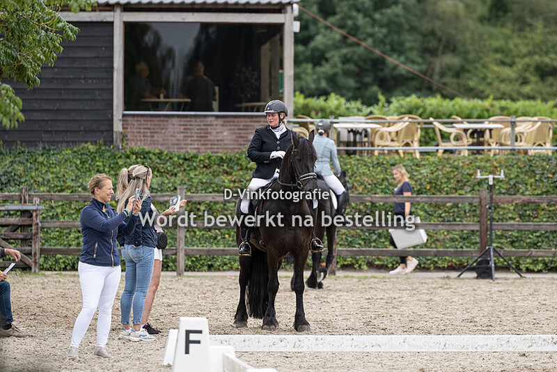 Margreet Pullen - Wouter ut e Mieden