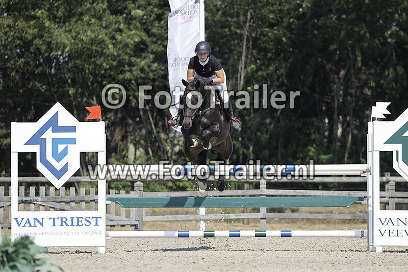 kimberley van der mik