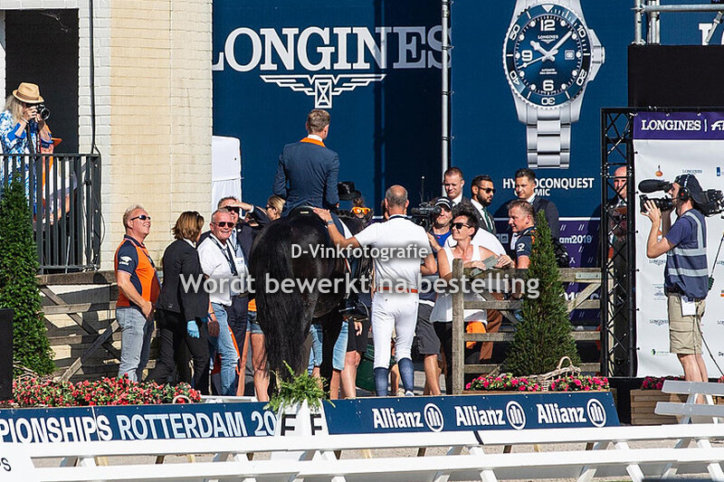 6. Edward Gal Glock's Zonik