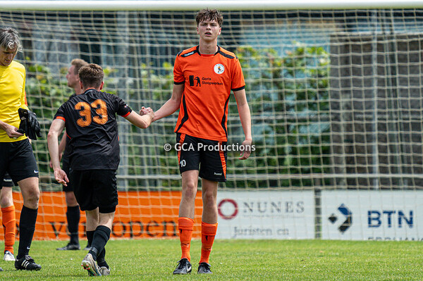 Bataven 2 v Voorwaarts Twello 2