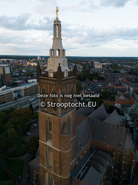 Roermond van bovenaf - Roerkade