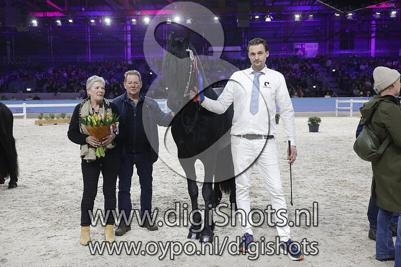 Reitse van de Pole 203 v. Waander 512