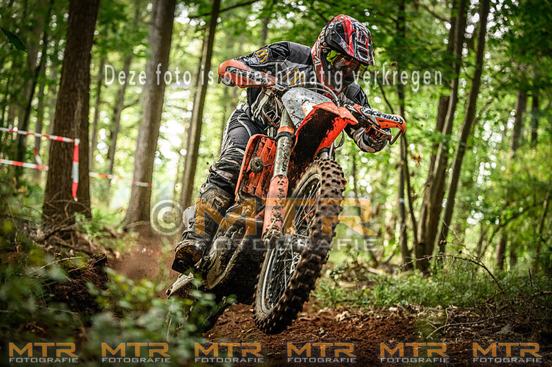 -- ONLINE -- OTR Ruurlo - bos - Spatborden oranje en rood