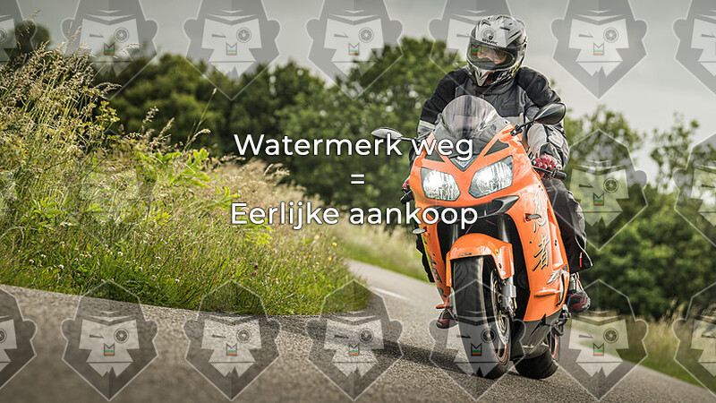 Elfstedentocht voor motoren - locatie nabij Sneek 09:30 - 09:44