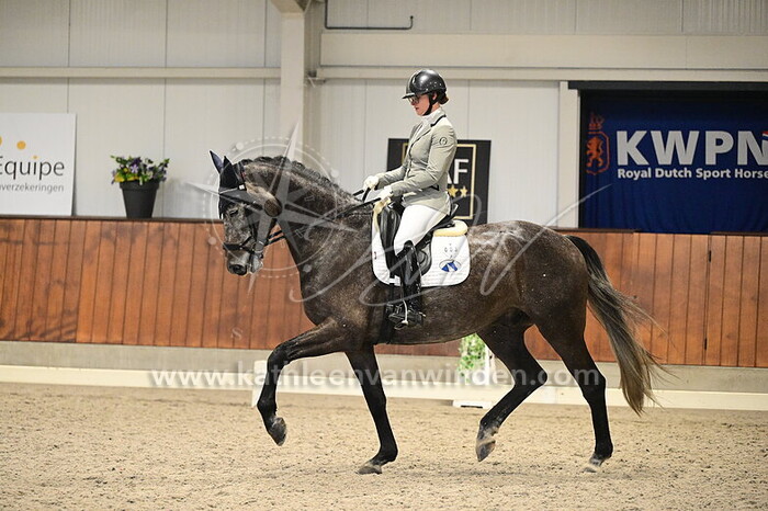 Dominique D'Hoore-van der Horst - Uncrowned v.d. Wolfshoeve