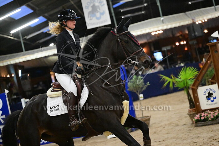 Roos van Oosten - Our Queen van de Prinsenstad