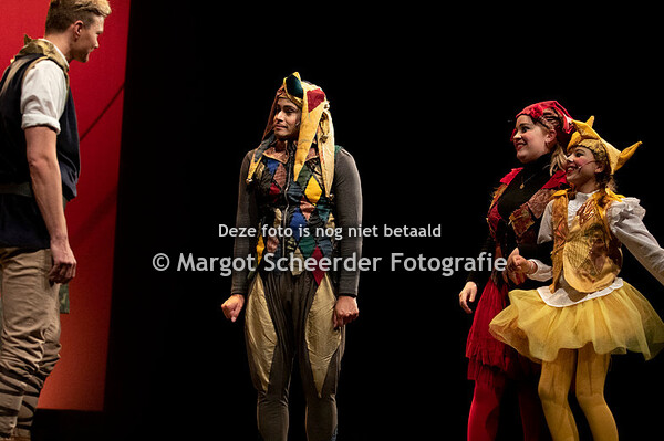 01 Openingsscène Scène 1 - De Nieuwe Koning