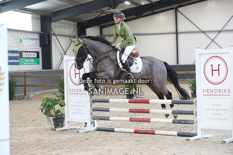 De Voornruiters springen pony's 11-01-2025 80 cm