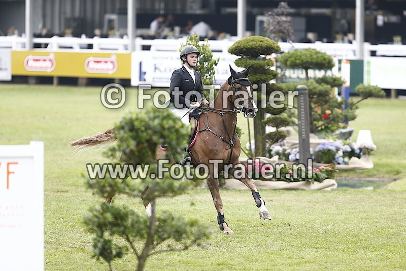 S32 - 1m45 with Jump Off