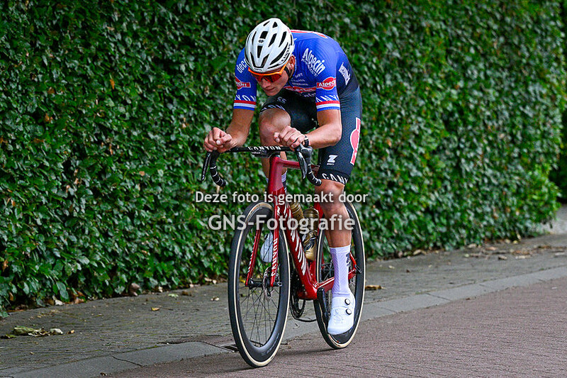  8 Van Chaam woensdag 26 juli 2023 Professionals