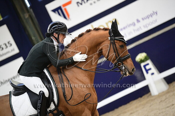 Nicole Reinders - Hilton