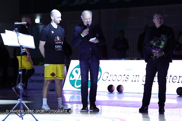 ZZ LEIDEN - FILOU OOSTENDE: 87-74