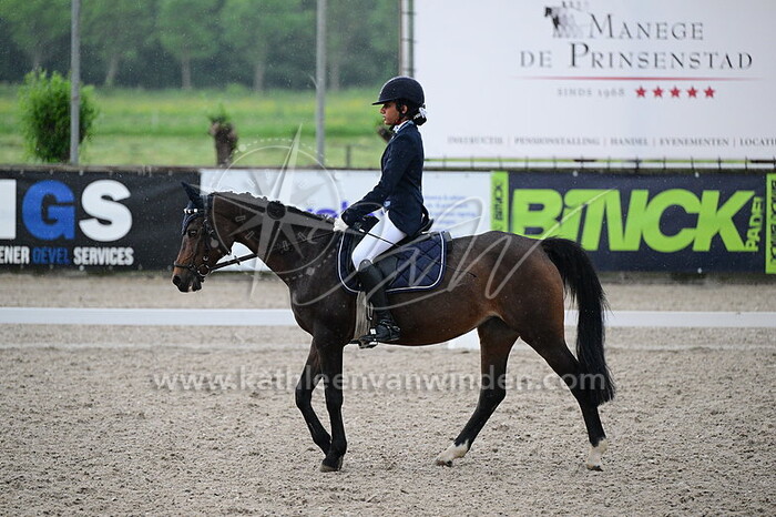 Isha Bhageloe - Iris