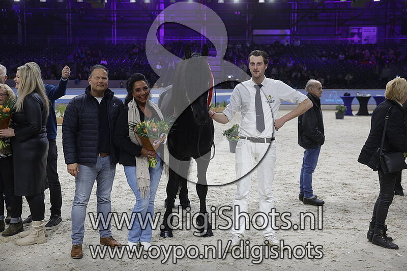 Raul W fan e Piksen 241 v. Auwert 514