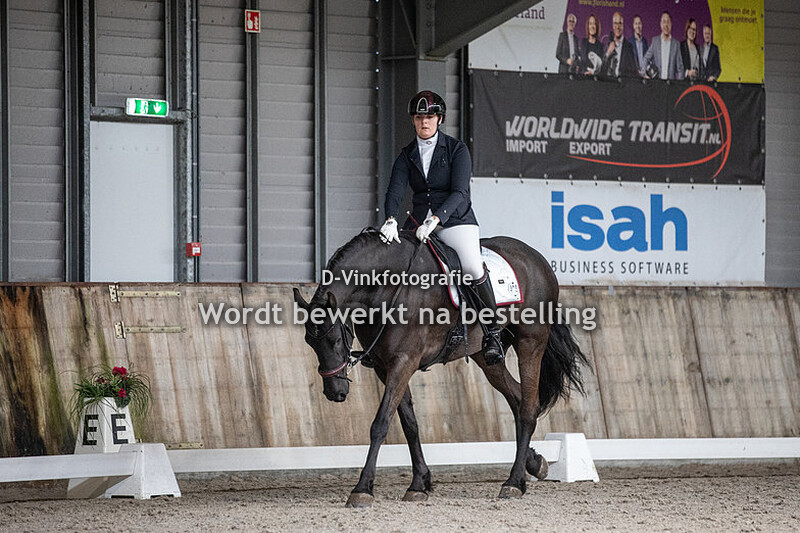 Ela van de Demro Stables