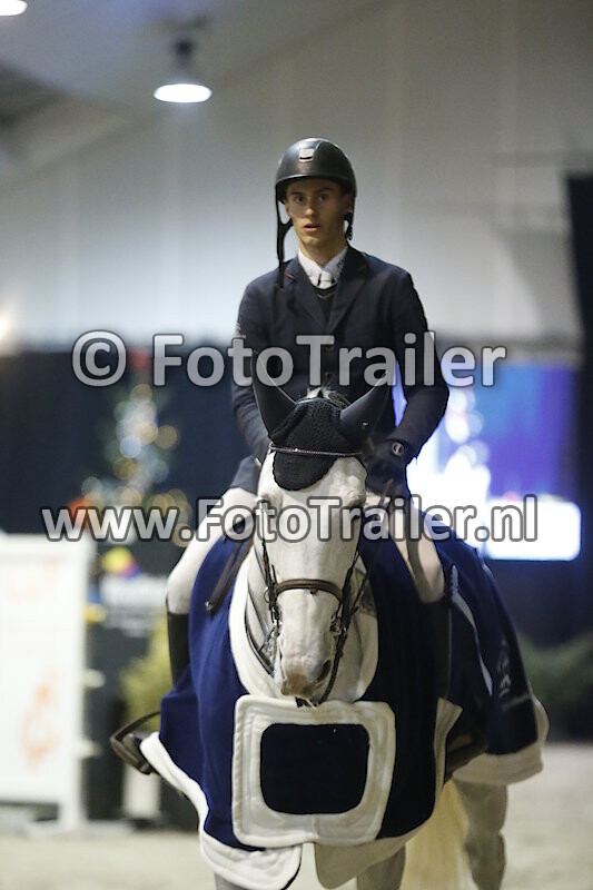 S21 - International Showjumping - U25 - With Jump Off  1.45M