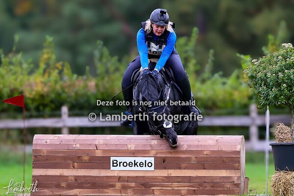 2025-10-12  Broekelo paarden hoogspringen
