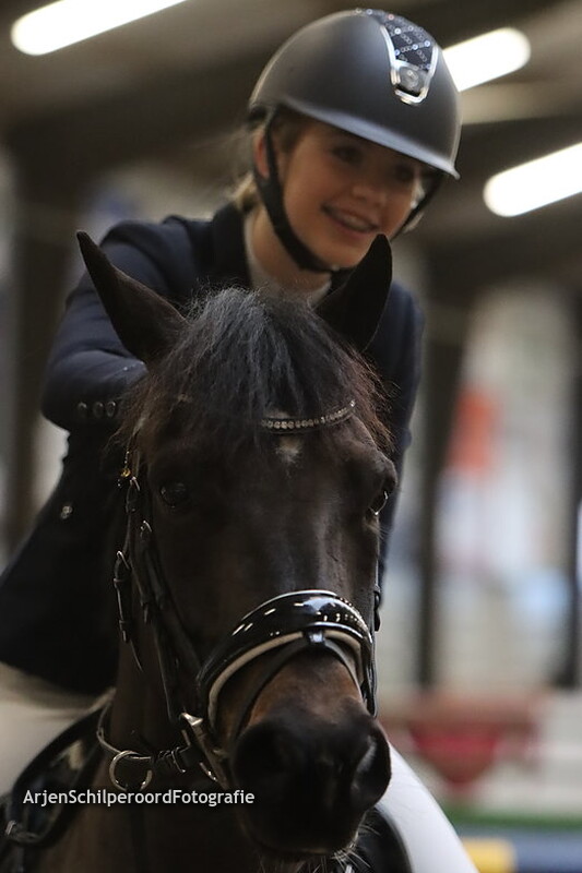 Indoor Hartje Drenthe Pony's 07-01-2023 110cm Prijsuitreiking