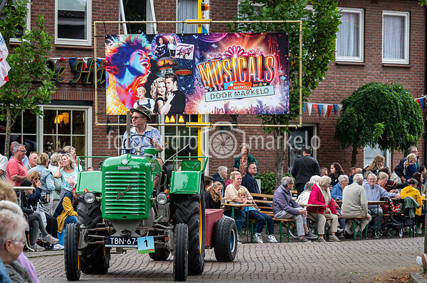 Optocht - Musicals door Markelo