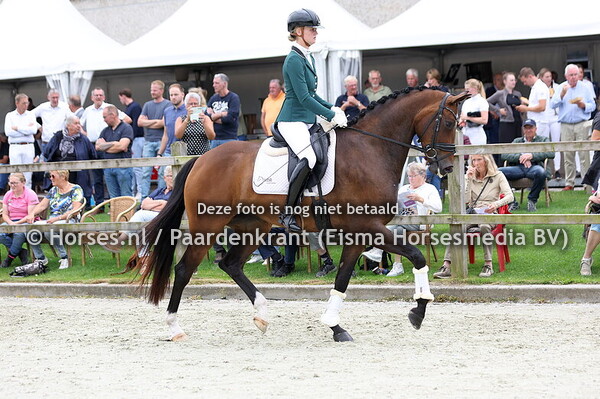 DR 209 Anna-Marie Antonisse met Pirouette-Fir HDR ( Lennox US x Zhivago )