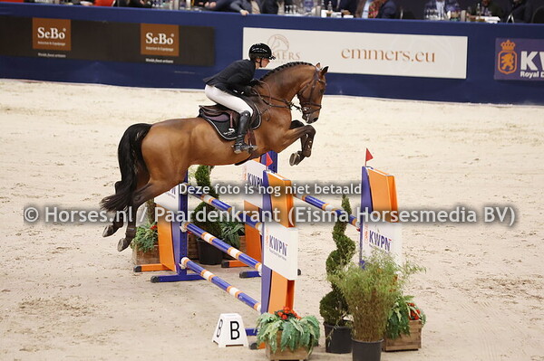 One Macoemba (v. Arezzo VDL) Tani Joosten