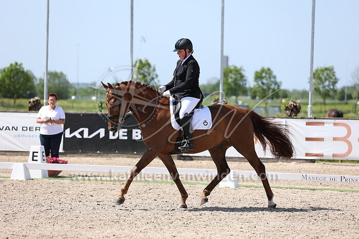 Sya van Vliet - Oakley