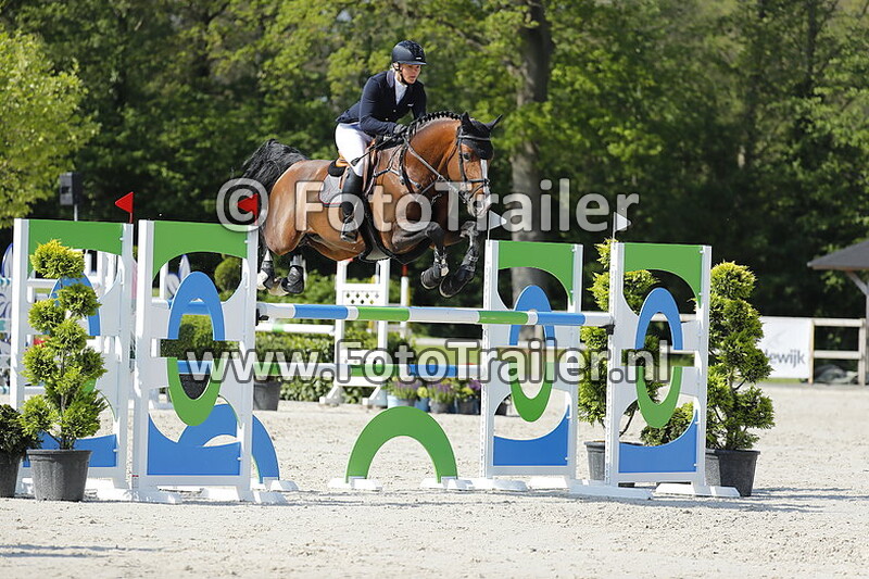 julia houtzager kayser