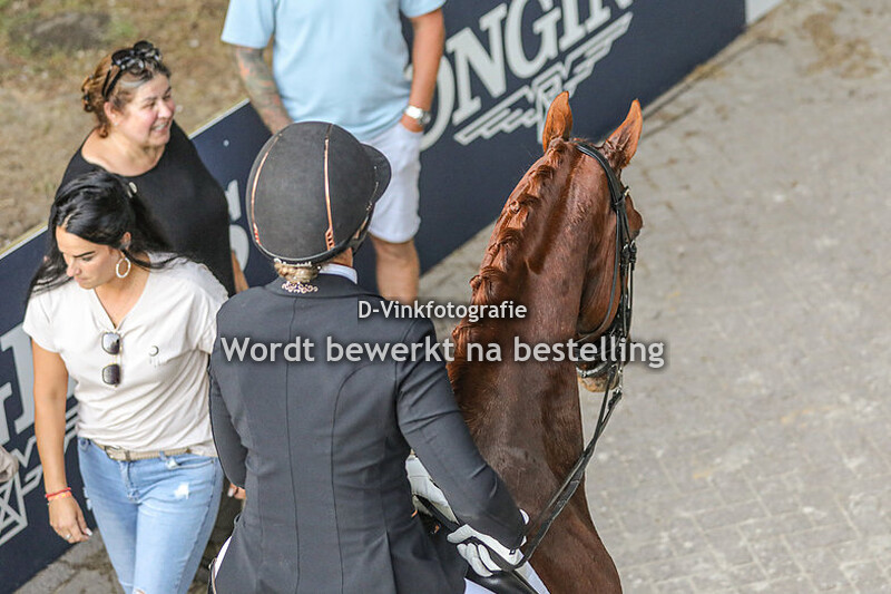 Mara de Vries - James PP