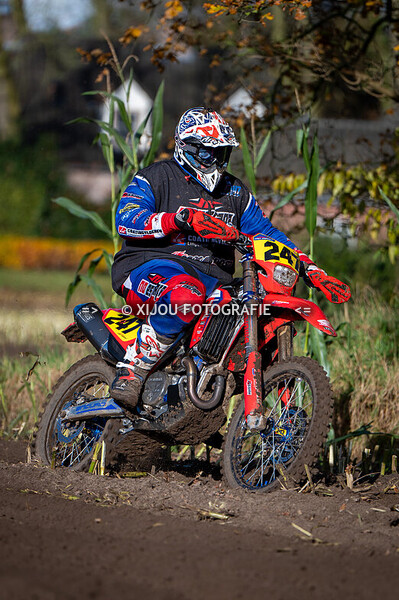 20241117 OTR Offroad Veghel spatbord rood