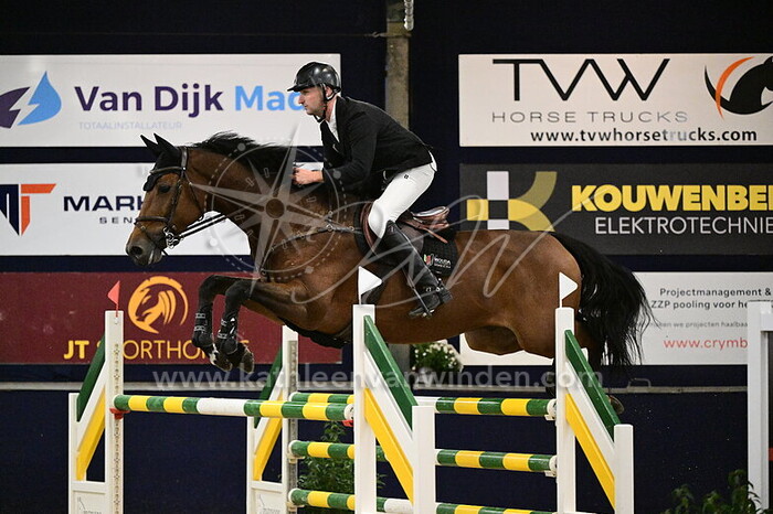 Leon Kuypers - Le Chic O